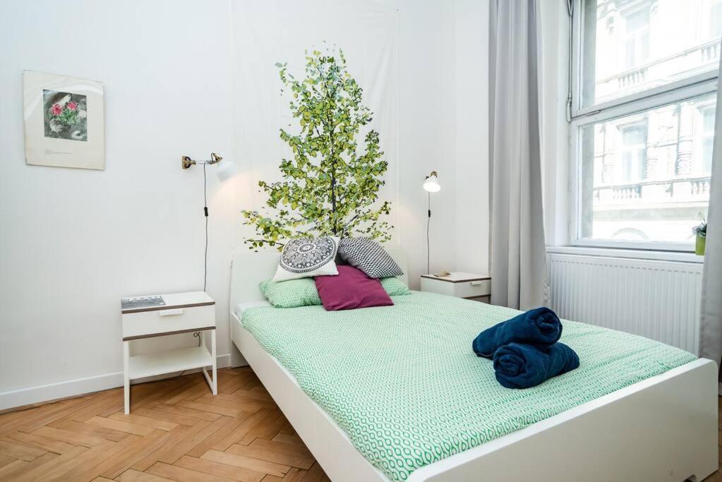 Apartmán Bright, Spacious In The Historic Centre
